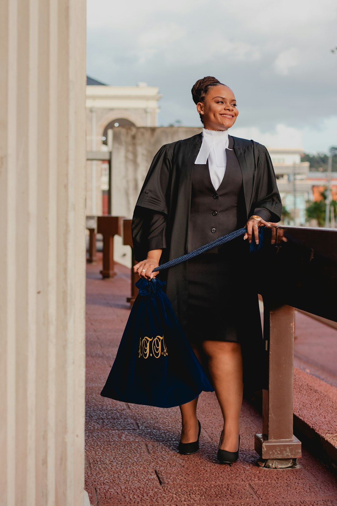 lawyer-640x480-83158712.jpeg