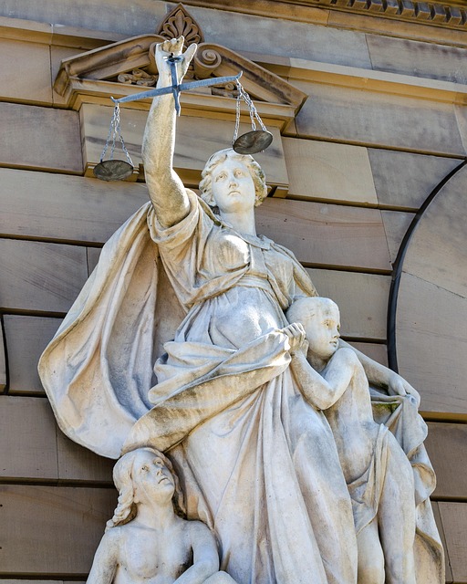 lawyer-640x480-78436353.jpeg