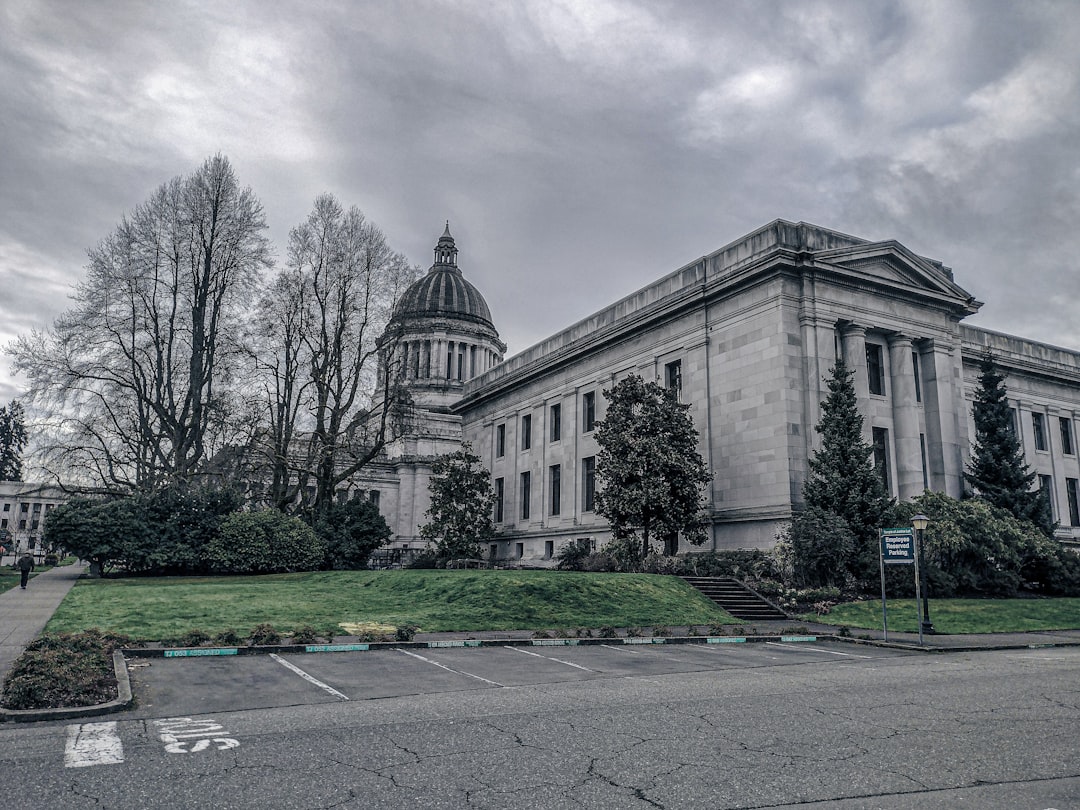 lawfirmlawyeroregon-640x480-14348596.jpeg