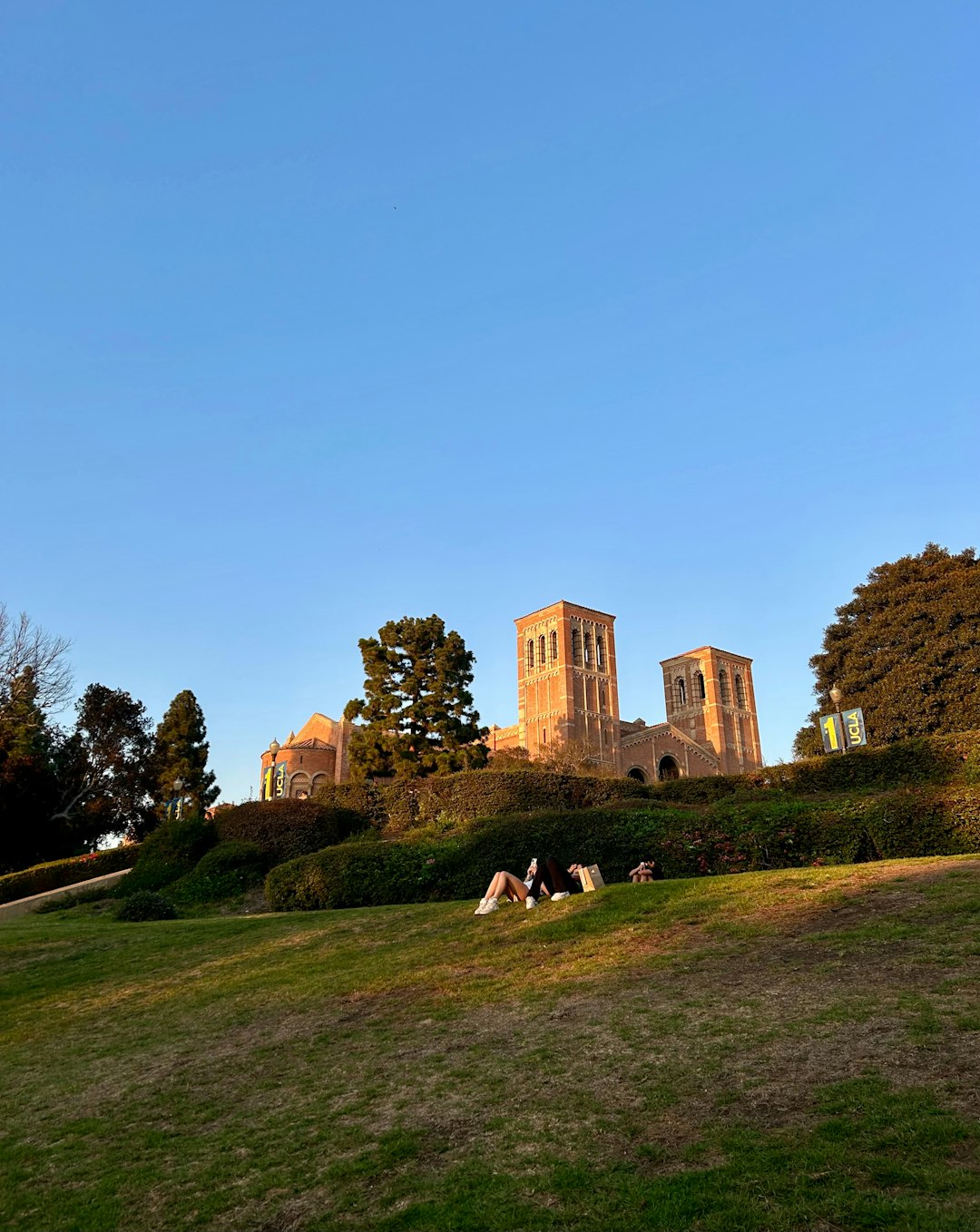 schooluniversitycalifornia-640x480-8610638.jpeg
