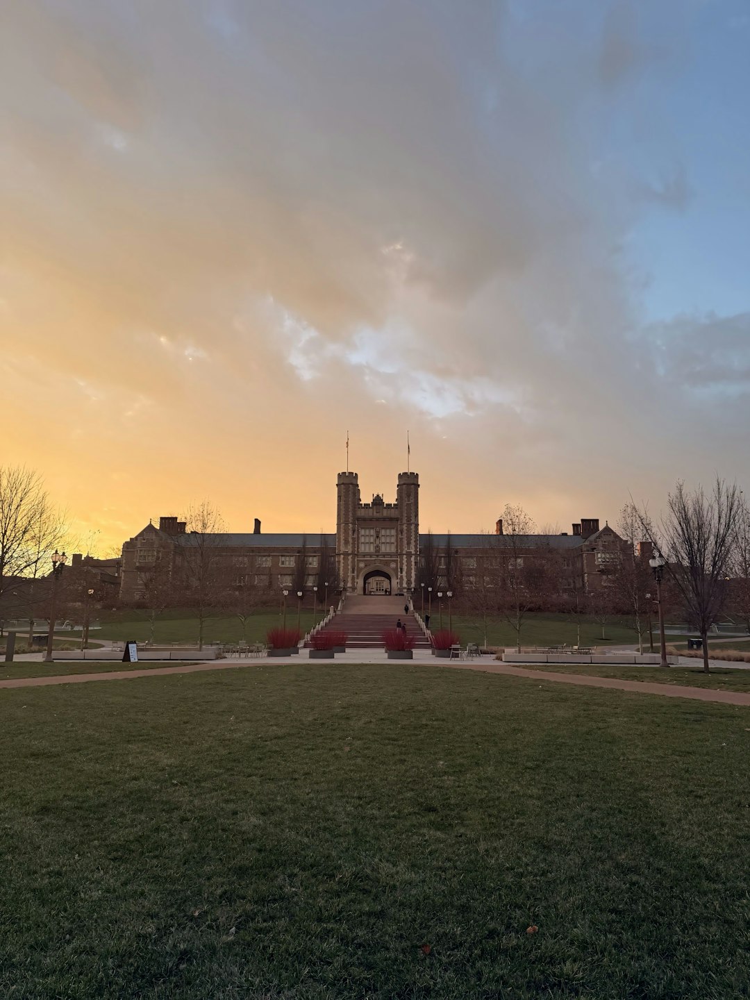 schooluniversitykansas-640x480-11850953.jpeg