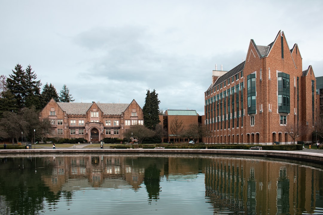 schooluniversityoregon-640x480-20536552.jpeg