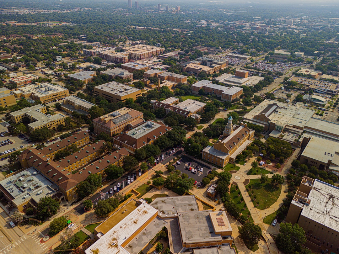 schooluniversitytexas-640x480-3622040.jpeg