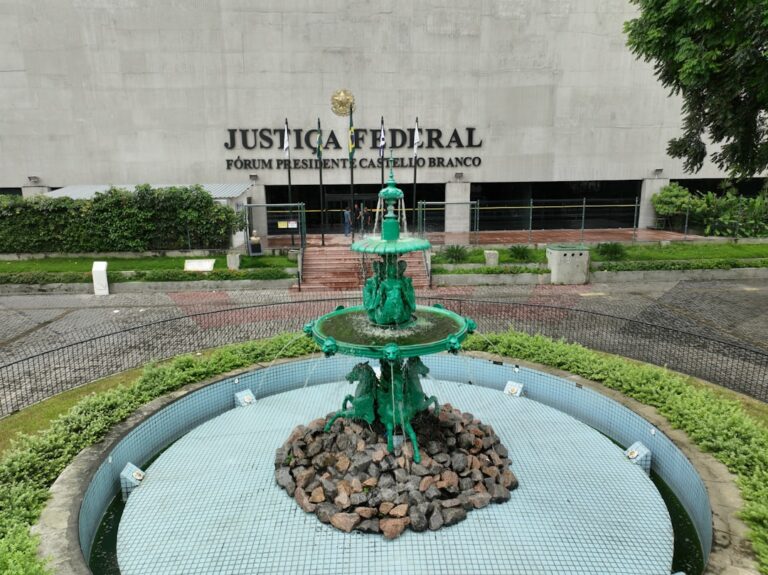 lawyer,lawsuit,Florida
