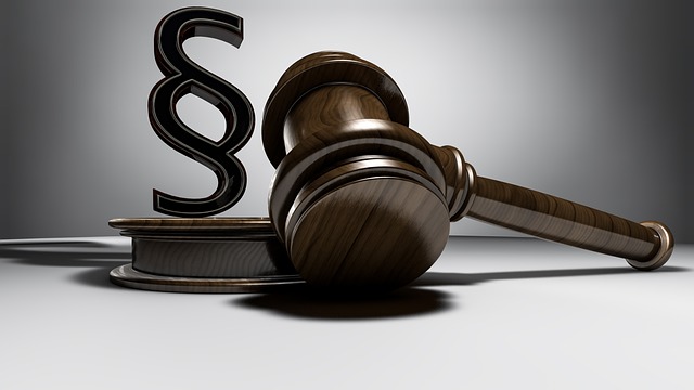 lawyer-640x480-35407152.jpeg