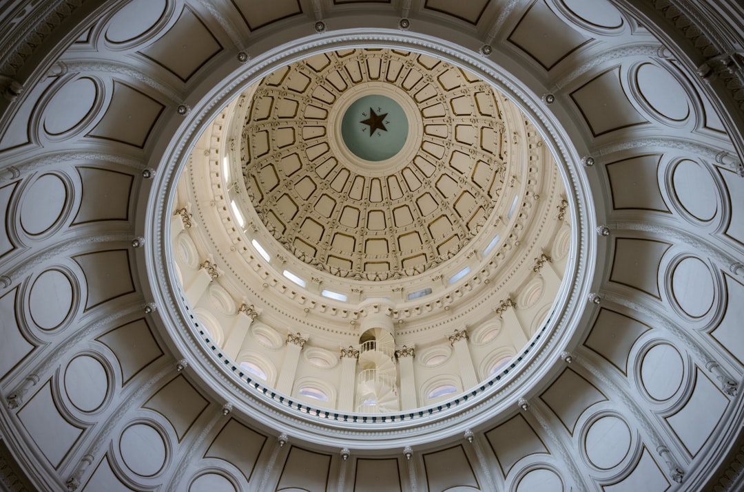 lawyerlawsuittexas-640x480-36420080.jpeg