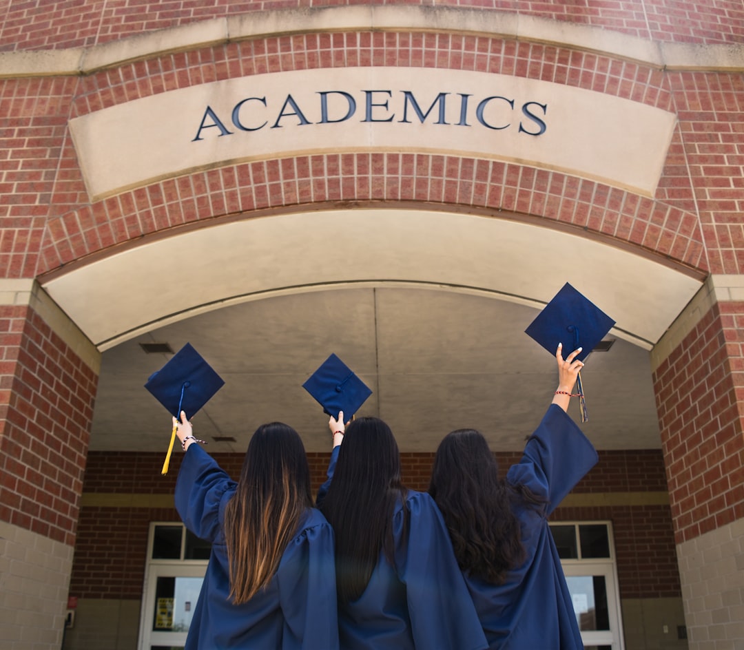 university-640x480-41743115.jpeg