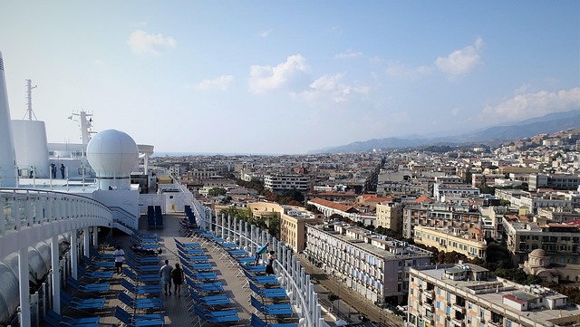 lawyer,lawsuit,cruise ship,Kansas City MO