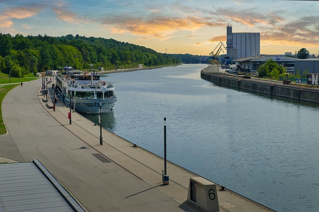 lawyer,lawsuit,cruise ship,Pittsburgh PA