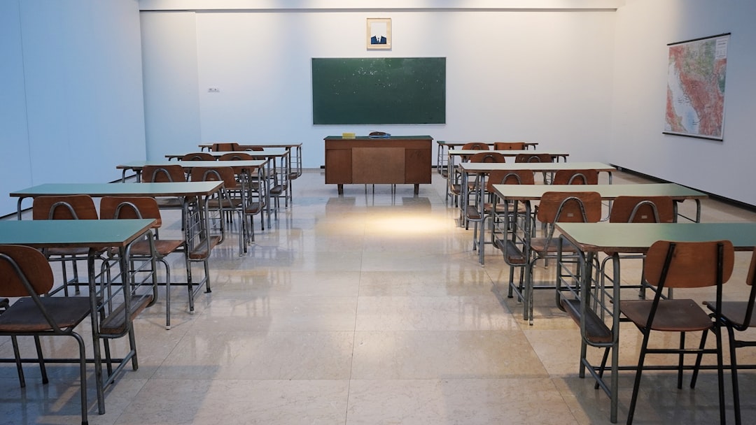 school-640x480-88076431.jpeg