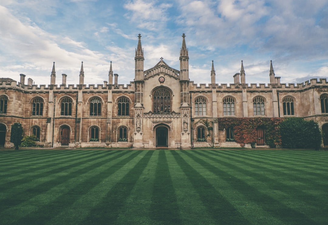 university-640x480-12105814.jpeg