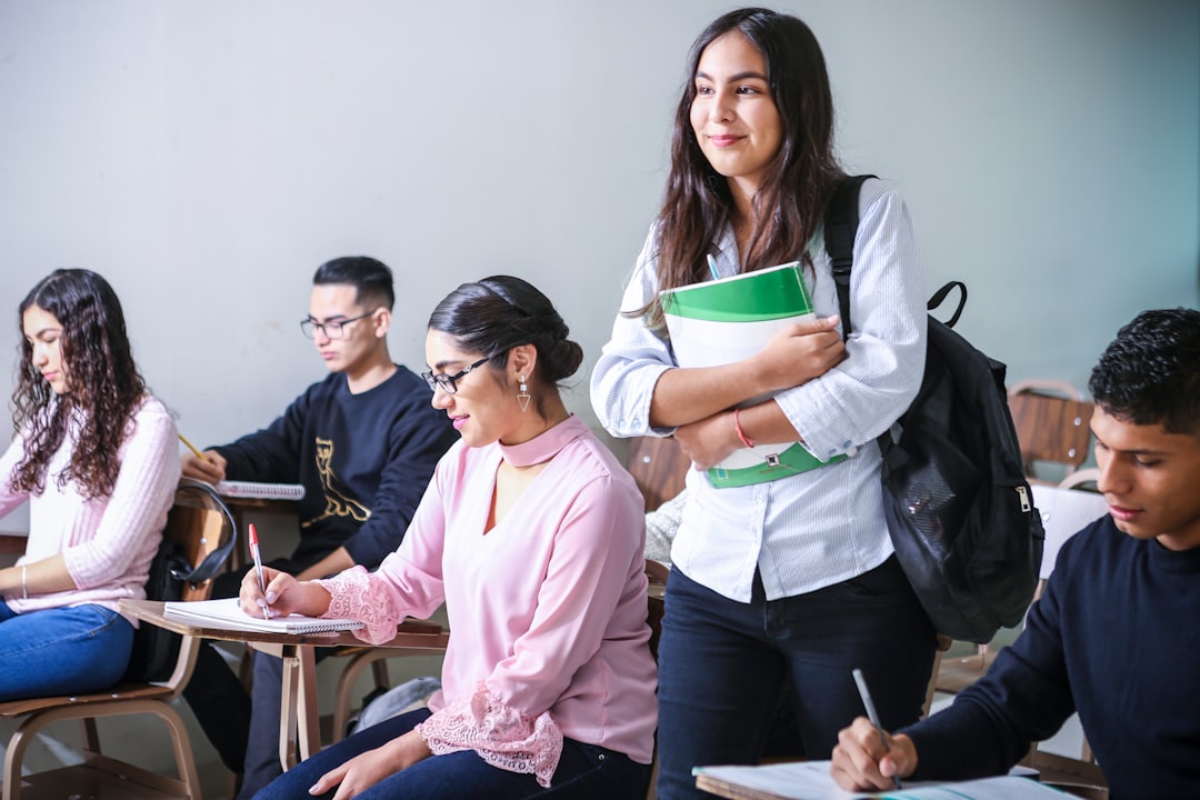 university-640x480-62023042.jpeg